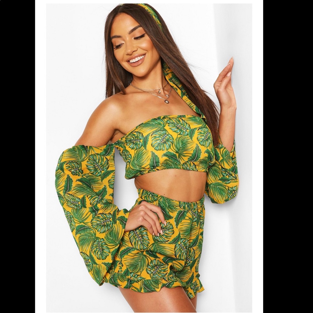 Boohoo Two-Piece Beach Set